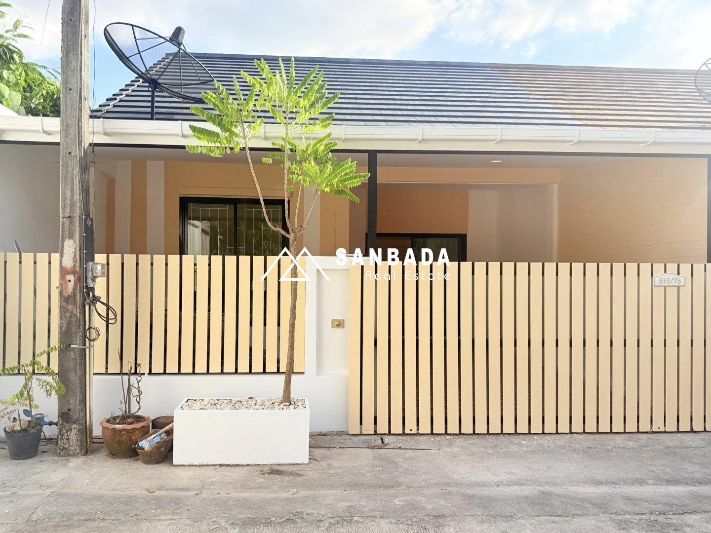 บ้านทาวน์เฮาส์ชั้นเดียว แปลงมุม – มบ.สุขภิรมย์ เทพกระษัตรี