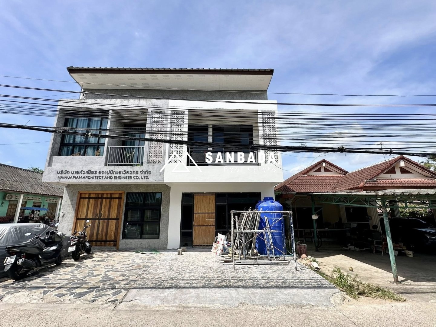 两层联排别墅 – 查龙地区（Land & Houses 88 对面）