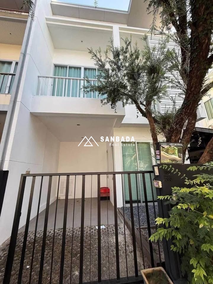 โฮมออฟฟิศ ปฏักวิลล่า ห้าแยกฉลอง | แปลงมุม พร้อมเฟอร์