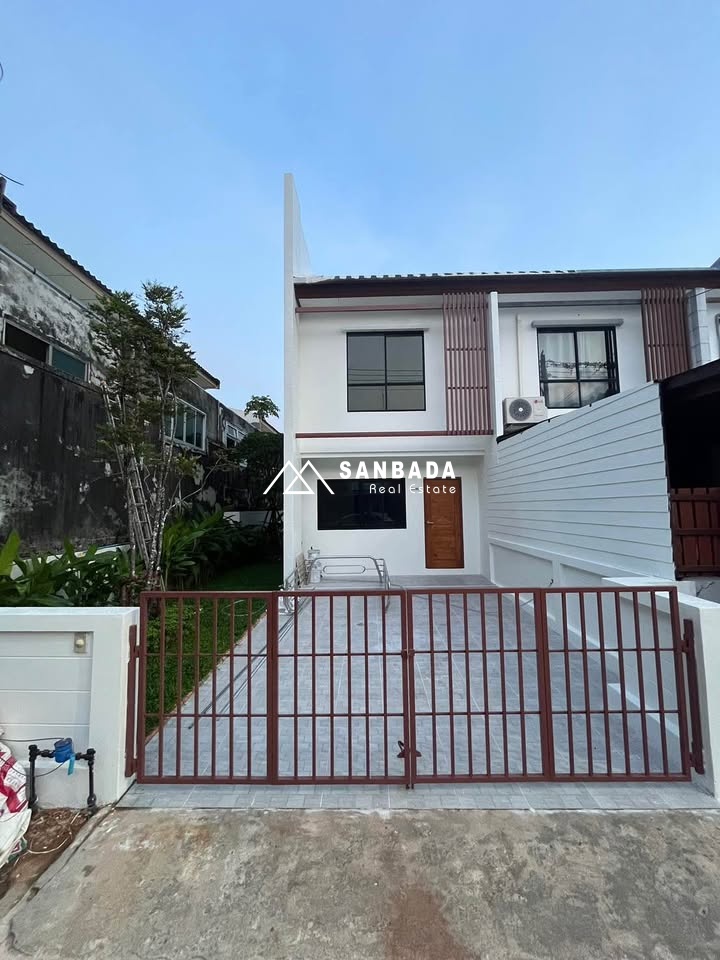 ทาวน์เฮ้าส์ โกลเด้นวิลล์ 5 กะทู้ | หลังมุม หลุดจอง